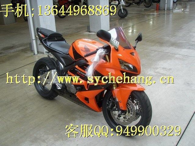 销售本田CBR400RR摩托车